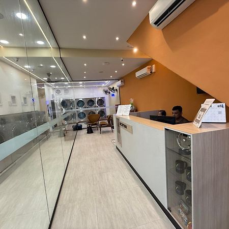 V Hotel جوهر بهرو المظهر الخارجي الصورة