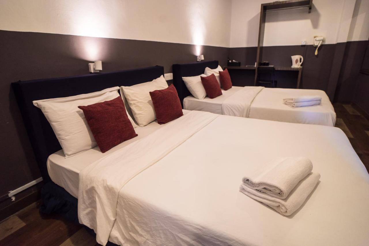 V Hotel جوهر بهرو المظهر الخارجي الصورة