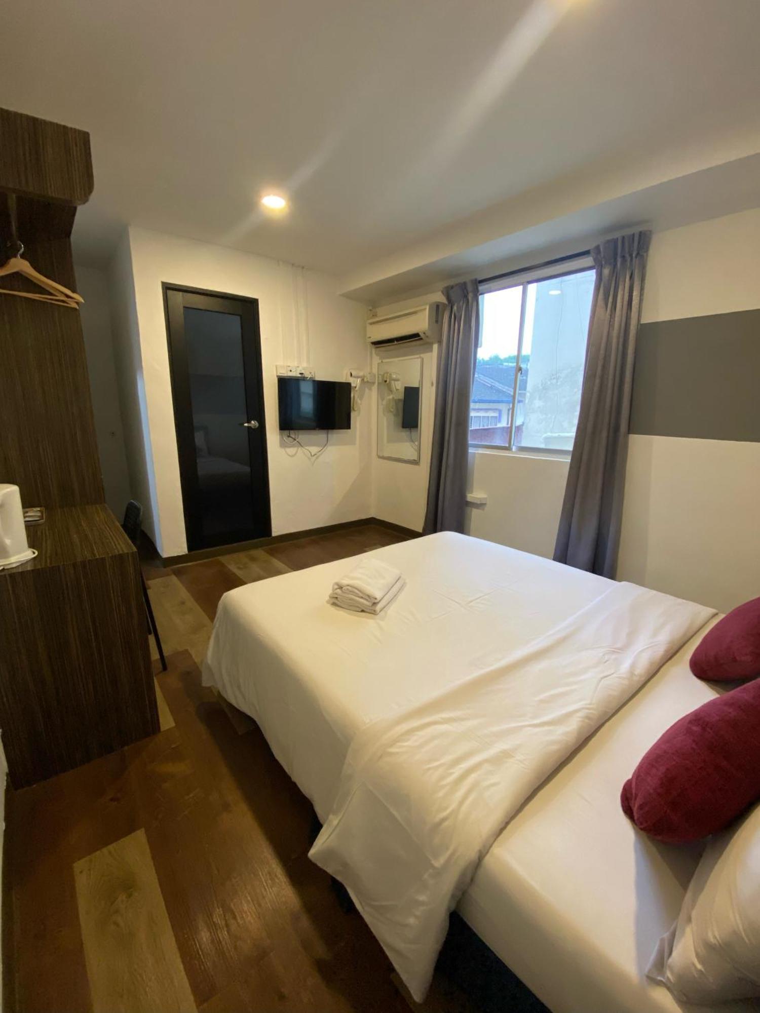 V Hotel جوهر بهرو المظهر الخارجي الصورة